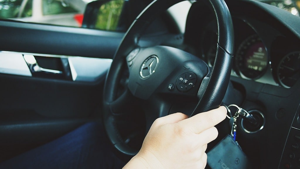 Les indispensables à vérifier avant un long trajet en voiture